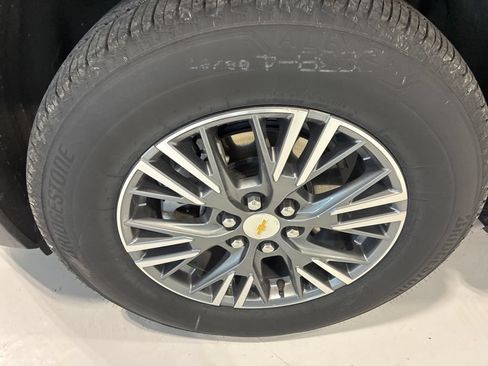 Used 2026 Chevrolet Traverse LT AWD/4WD image 9