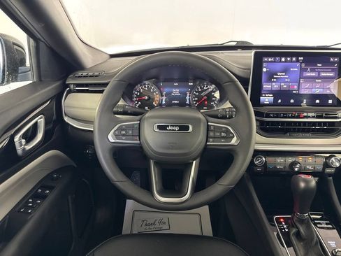 Certified 2025 Jeep Compass Limited AWD/4WD image 37