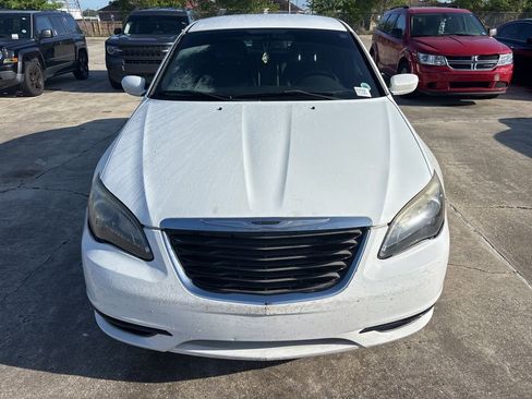 Used 2013 Chrysler 200 Limited image 4