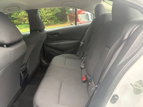 Used 2022 Toyota Corolla LE FWD image 14