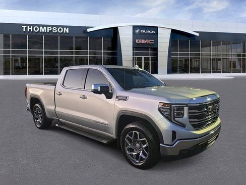 Used 2022 GMC Sierra 1500 SLT image 1
