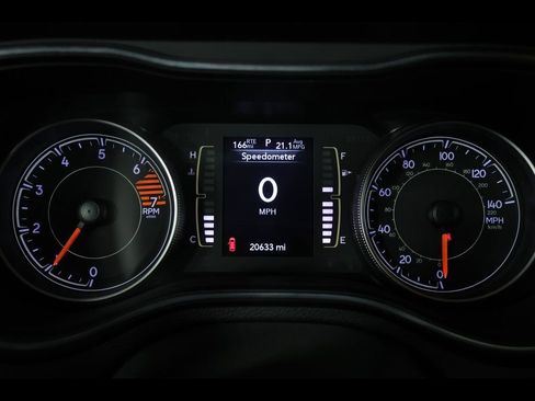 Used 2020 Jeep Cherokee Latitude Plus w/ Cold Weather Group AWD/4WD image 24