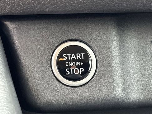 Used 2023 Nissan Rogue SV image 26