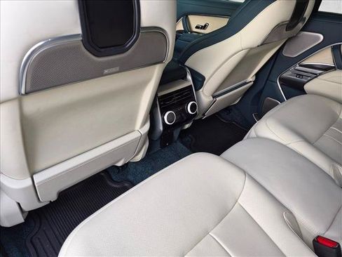 Certified 2025 Land Rover Range Rover SV AWD/4WD image 19