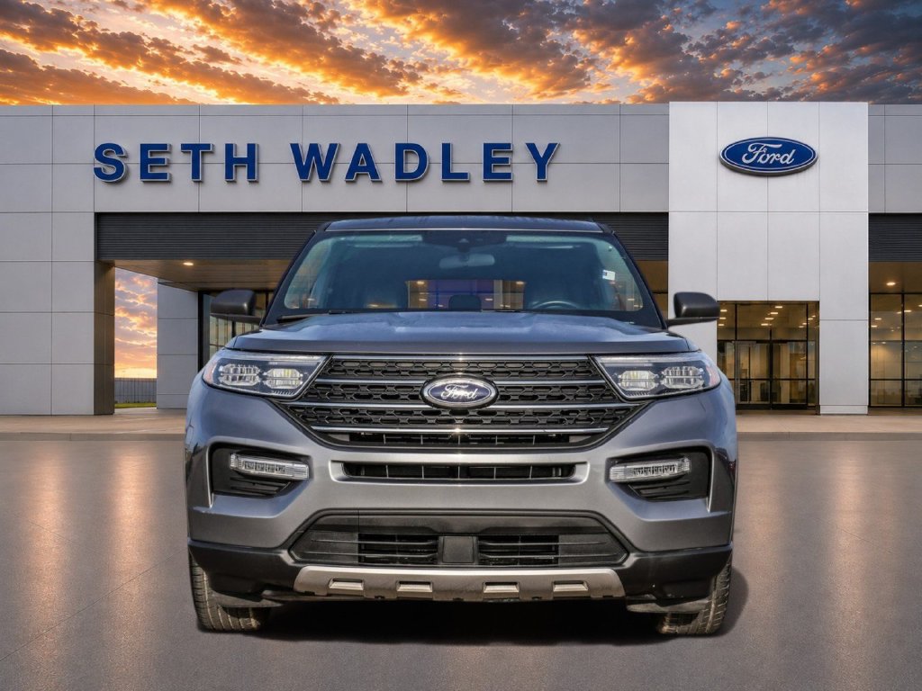 Used 2024 Ford Explorer XLT w/ Equipment Group 202A RWD image 2
