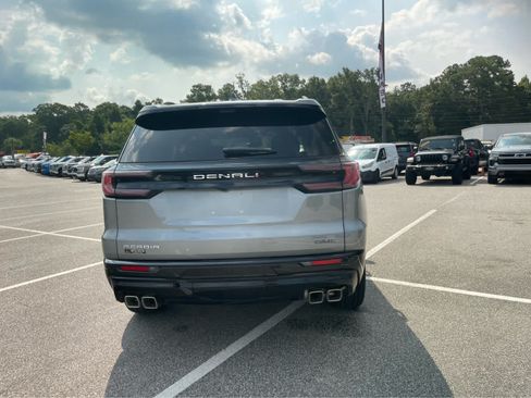 Used 2026 GMC Acadia Denali Ultimate FWD image 5