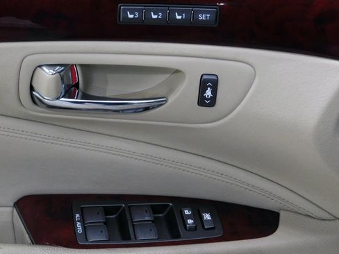 Used 2008 Lexus LS 460 image 27