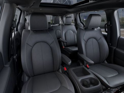 New 2027 Chrysler Pacifica Select AWD/4WD image 16