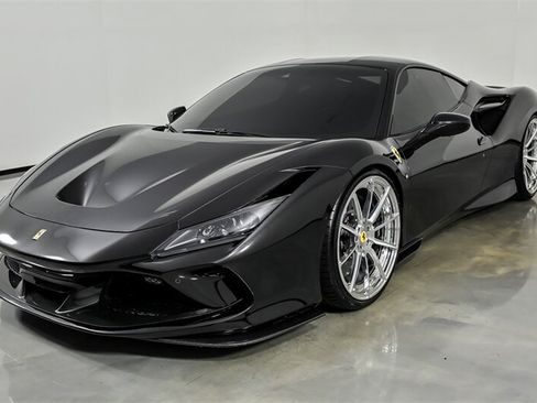 Used 2022 Ferrari F8 Tributo RWD image 5