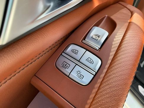 Used 2023 BMW X7 M60i w/ Executive Package AWD/4WD image 35