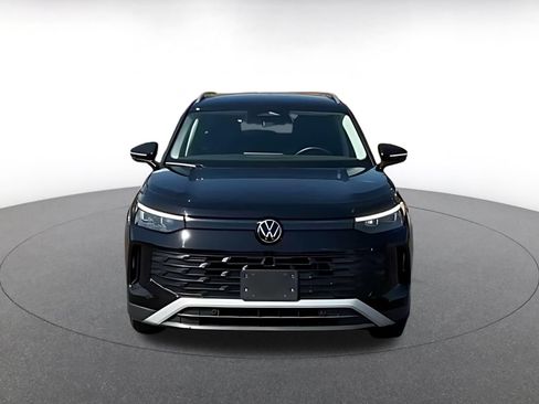 Used 2026 Volkswagen Tiguan SE FWD image 4