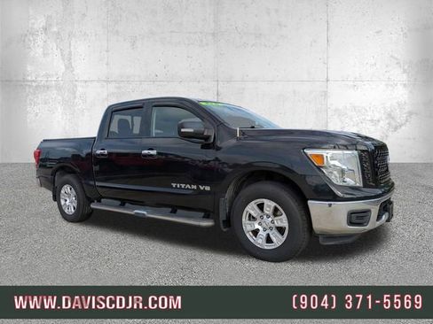 Used 2019 Nissan Titan SV AWD/4WD image 1