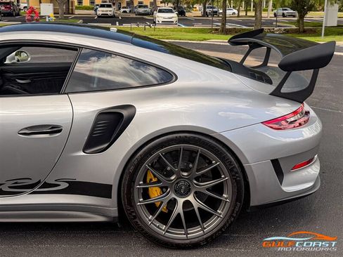 Used 2019 Porsche 911 GT3 RS w/ Weissach Package RWD image 43