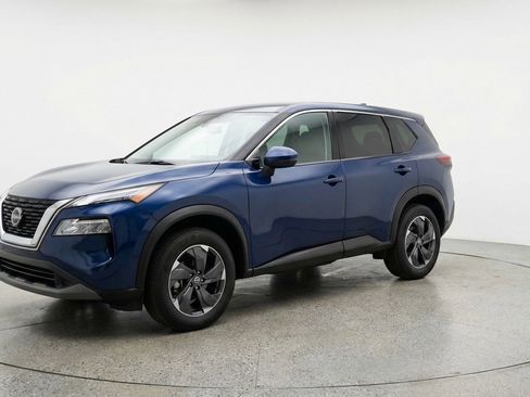 Used 2025 Nissan Rogue SV image 3