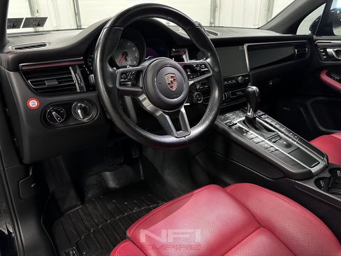 Used 2020 Porsche Macan S AWD/4WD image 24