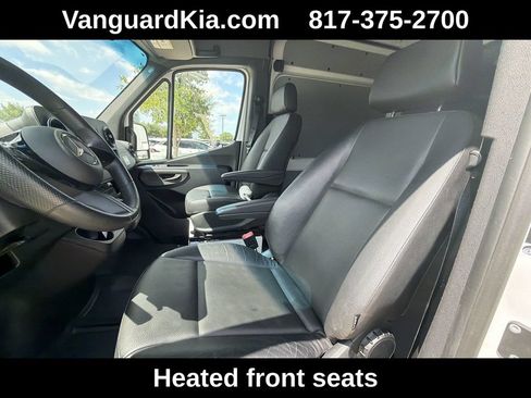 Used 2025 Mercedes-Benz Sprinter 2500 image 15
