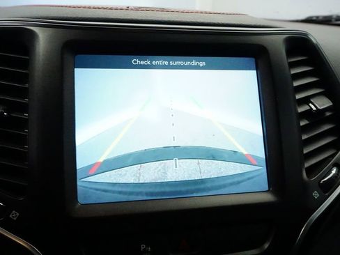 Certified 2020 Jeep Cherokee Trailhawk w/ Cold Weather Group image 34