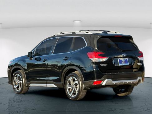 Used 2023 Subaru Forester Touring image 4