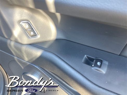 Used 2022 Ford Expedition Limited image 19