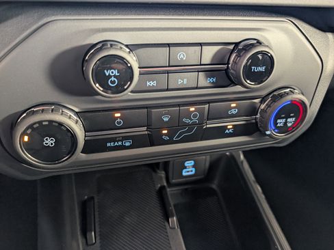 New 2025 Ford Bronco 4-Door image 15