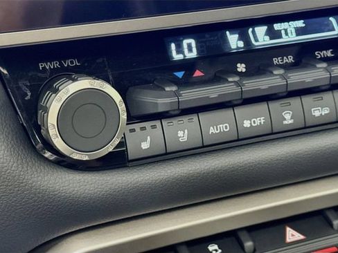 Used 2025 Toyota Sequoia Limited w/ Tow Technology Package AWD/4WD image 20