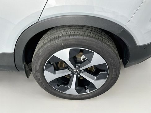 Used 2025 Volvo XC40 B5 Plus AWD/4WD image 11