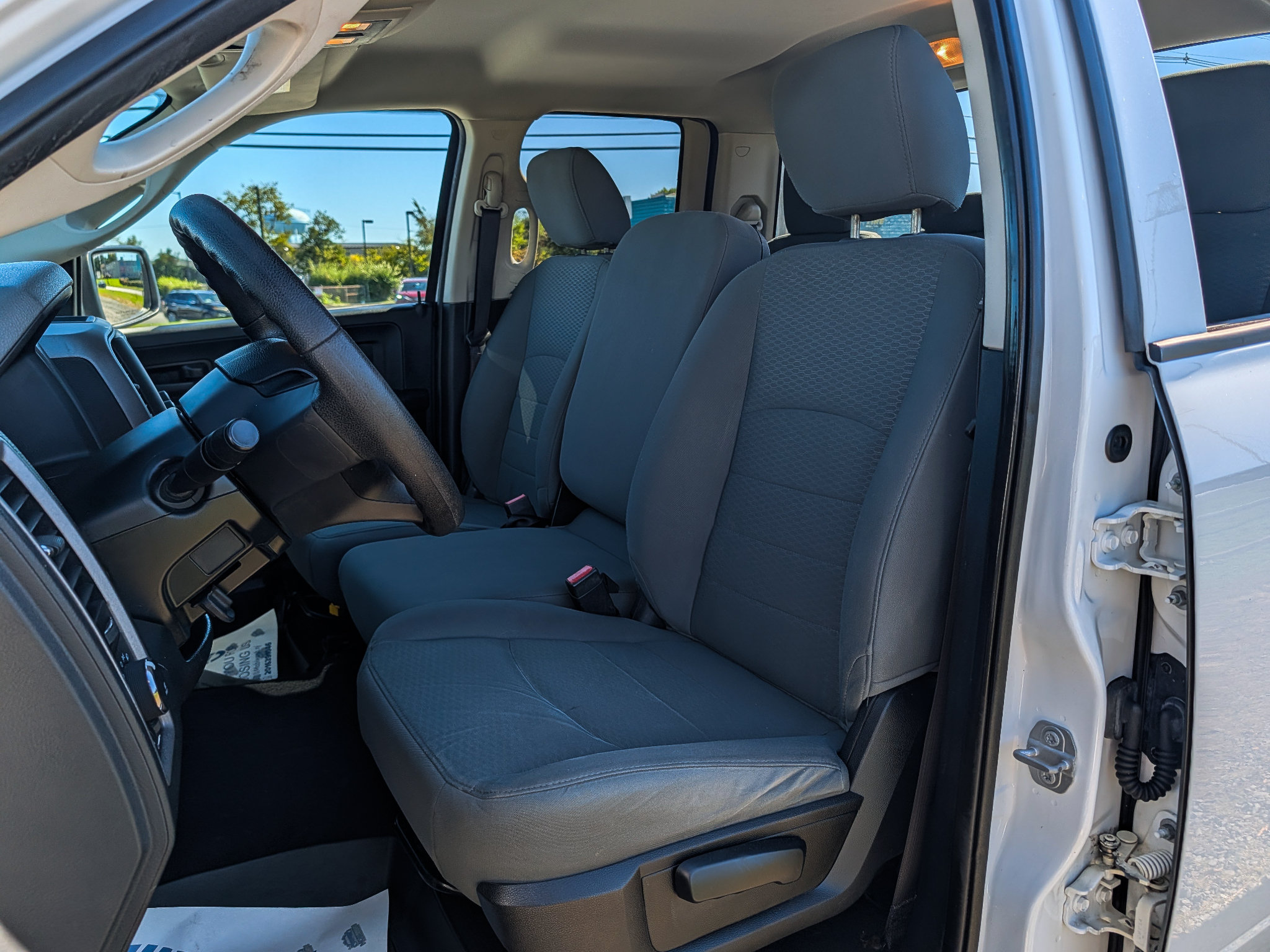 Used 2017 RAM 1500 Express w/ Express Value Package AWD/4WD image 14