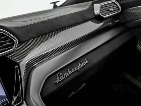 Used 2023 Lamborghini Urus Performante image 43