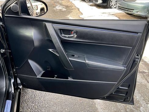 Used 2018 Toyota Corolla SE image 20