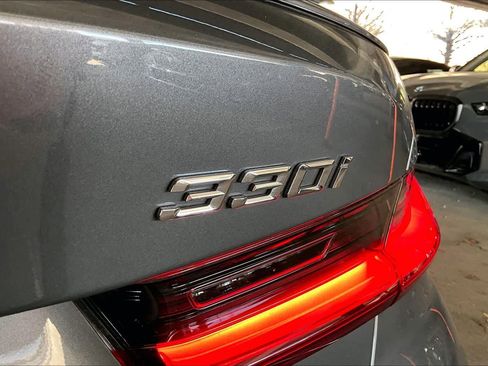 Used 2023 BMW 330i Sedan w/ M Sport Package image 10