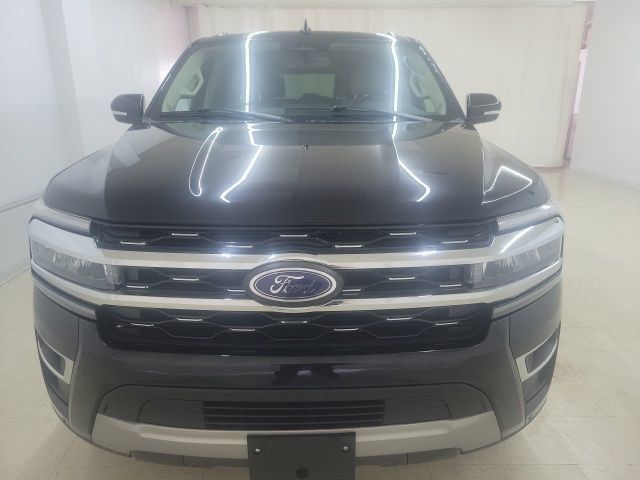 Used 2024 Ford Expedition Max Limited AWD/4WD image 2