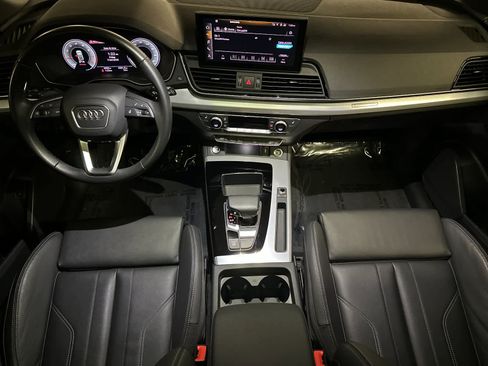 Used 2025 Audi Q5 2.0T Premium w/ Convenience Plus Package AWD/4WD image 3