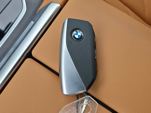 Used 2026 BMW X5 xDrive40i w/ M Sport Package AWD/4WD image 37