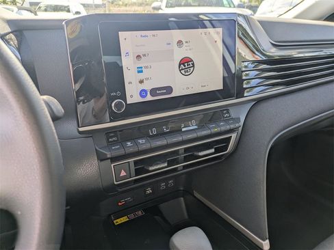 Used 2025 Toyota Camry LE image 20