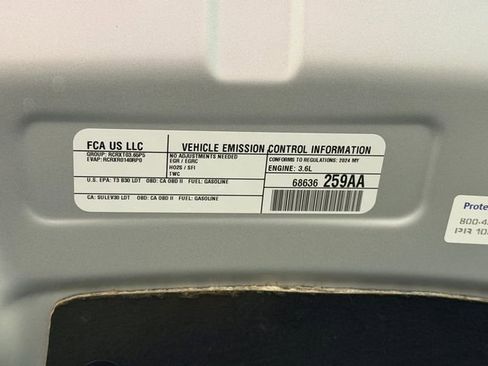 Used 2024 Chrysler Pacifica Touring-L image 12