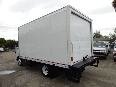 Used 2018 Isuzu NPR image 6