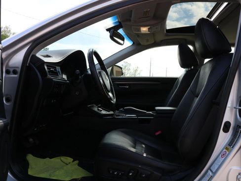 Used 2014 Lexus ES 350 w/ Luxury Package FWD image 13