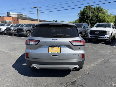 Certified 2022 Ford Escape SE w/ Cold Weather Package AWD/4WD image 5