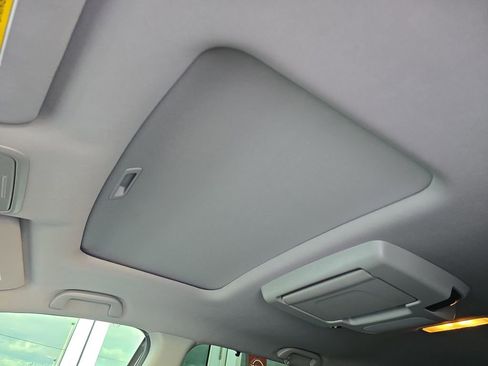 Used 2022 Honda Pilot Touring image 16