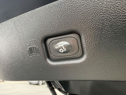 Used 2020 Lincoln Nautilus Premier AWD/4WD image 42