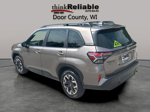 Used 2025 Subaru Forester Premium AWD/4WD image 3