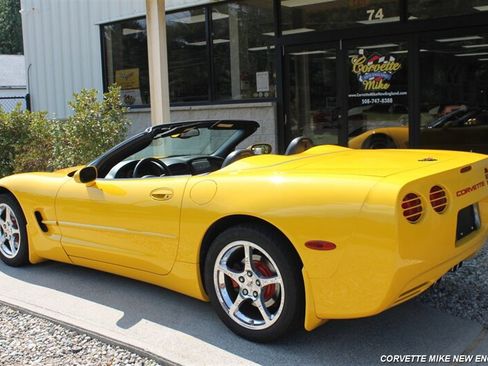 Used 2004 Chevrolet Corvette Convertible w/ Preferred Equipment Group RWD image 15