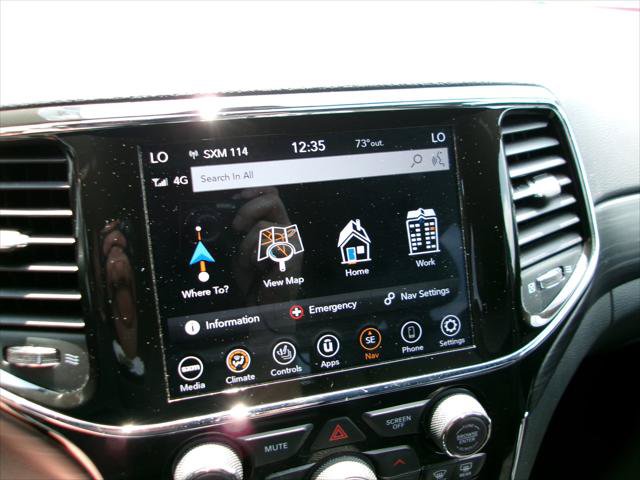 Certified 2021 Jeep Grand Cherokee Laredo X AWD/4WD image 15