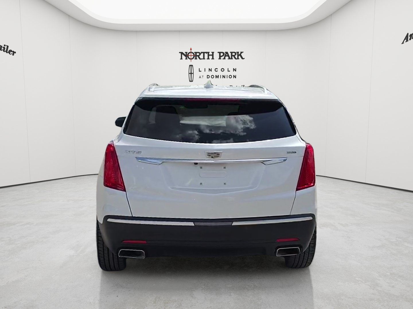Used 2019 Cadillac XT5 Premium Luxury FWD image 4