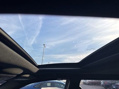 Used 2024 Dodge Durango GT image 17