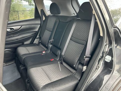 Used 2018 Nissan Rogue S AWD/4WD image 16