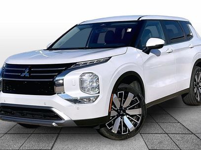 Used 2025 Mitsubishi Outlander SE