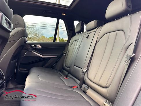 Used 2022 BMW X5 xDrive40i w/ Climate Comfort Package image 8