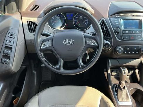 Used 2015 Hyundai Tucson GLS w/ Option Group 02 FWD image 17