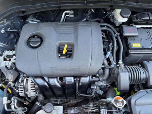 Used 2025 Kia Soul LX w/ LX Technology Package FWD image 30